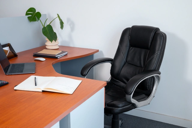 entretenir fauteuil bureau à Yaoundé, Cameroun